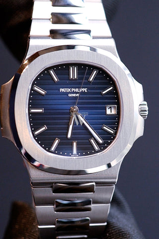 Patek Philippe Nautilus White Gold Watch 5811/1G-001 5811/1G